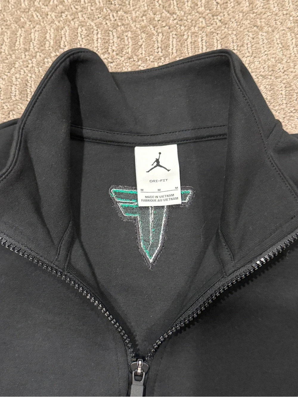 Jordan Men’s Black and White Quarter-Zip Pullover Sweater Mens M